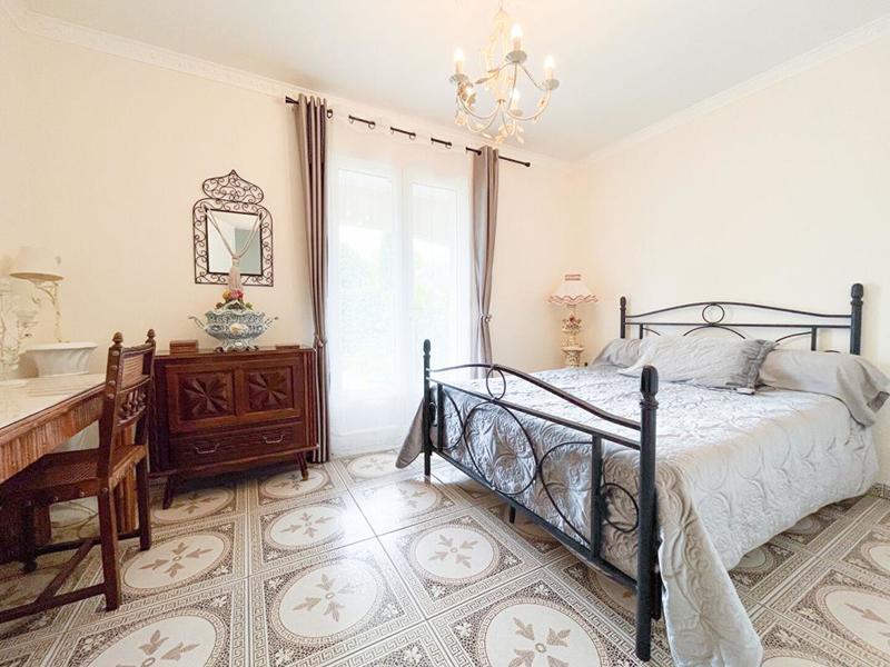 Maison - 191 m² - 8 pièces