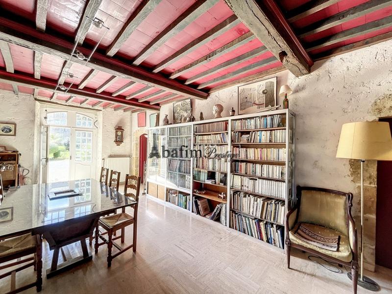 Maison - 468 m² - 15 pièces