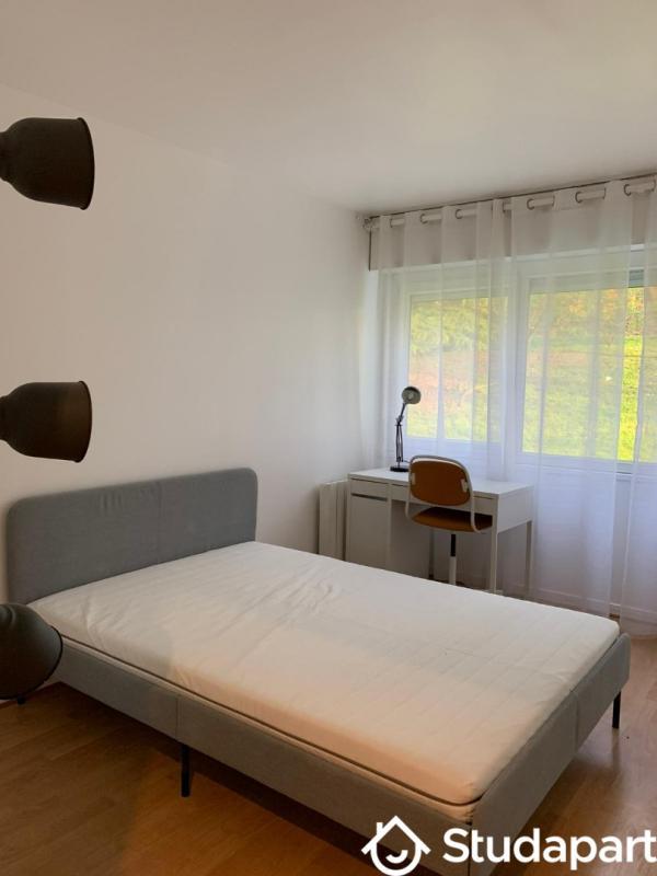 Chambre - 99 m² - 1 pièce