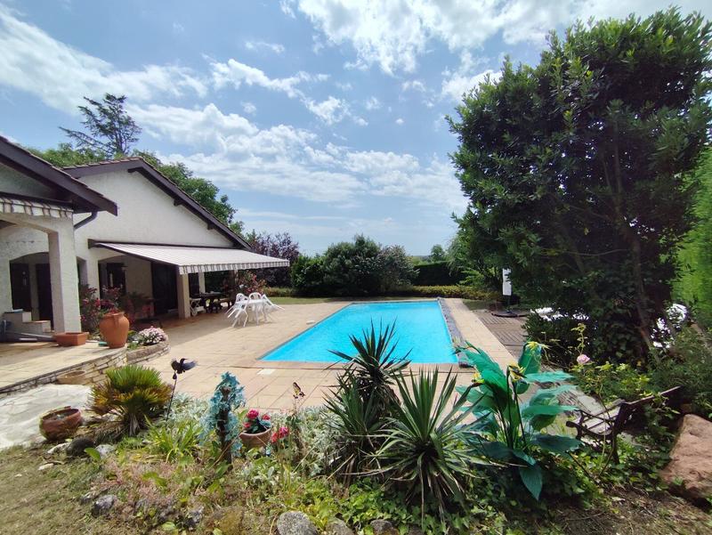 Maison - 166 m² - 6 pièces