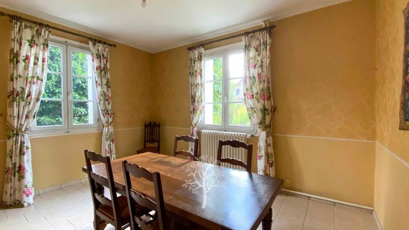 Maison - 160 m² - 8 pièces