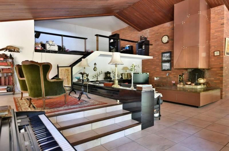 Maison - 252 m² - 10 pièces