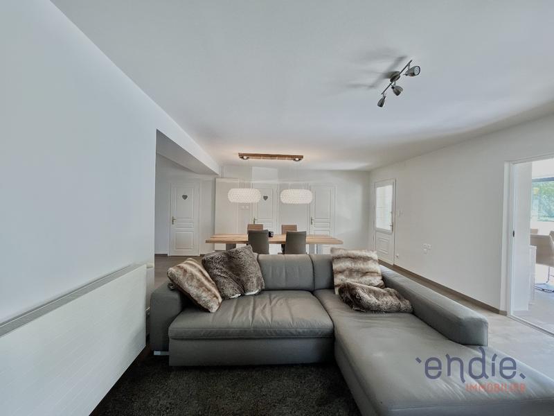 Maison - 275 m² - 8 pièces