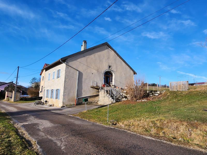 Maison - 250 m² - 8 pièces