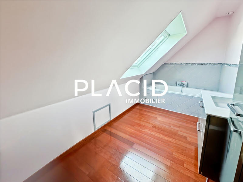 Maison - 121 m² - 5 pièces