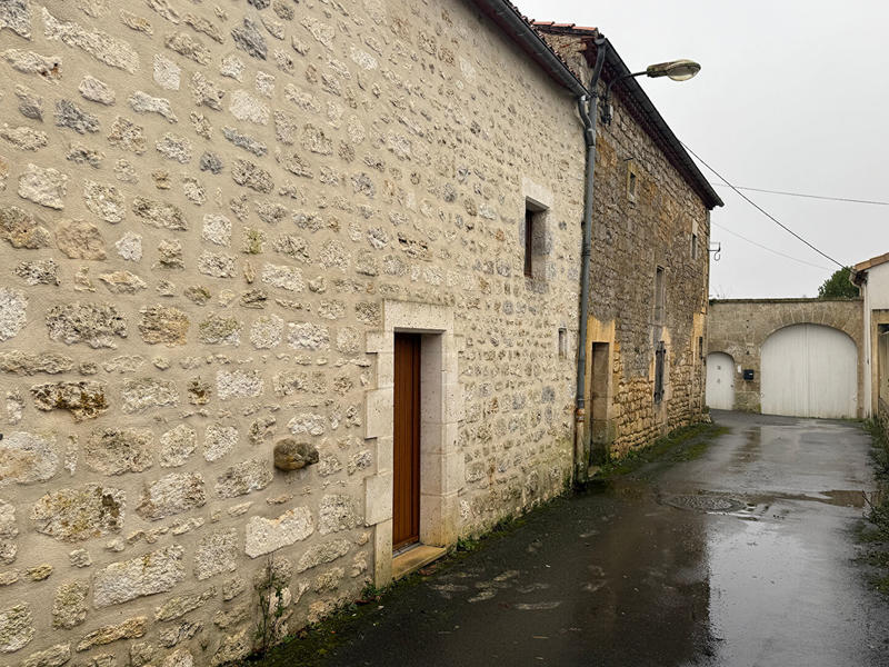 Maison - 250 m² - 5 pièces