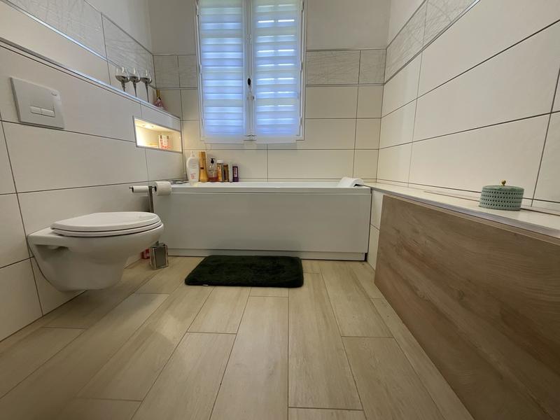 Maison - 185 m² - 6 pièces