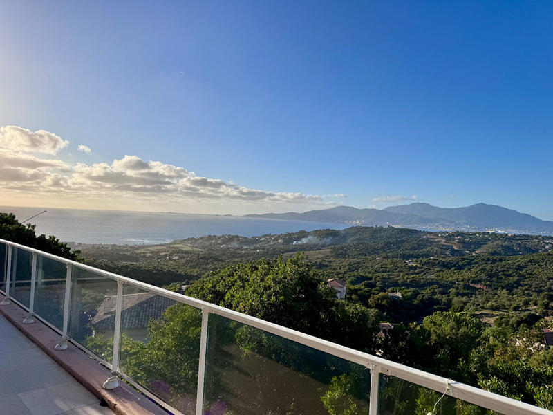 Villa - 213 m² - 5 pièces