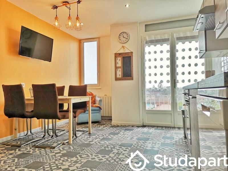 Chambre - 9 m² - 1 pièce