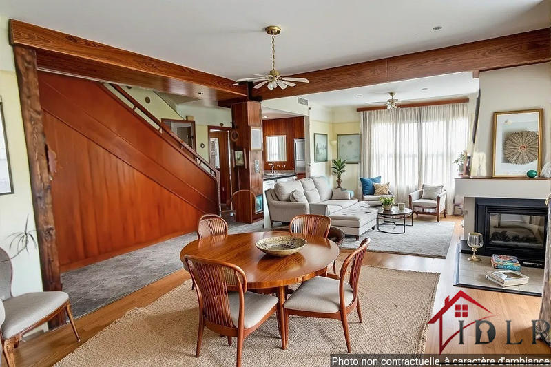 Maison - 277 m² - 10 pièces