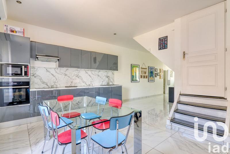 Maison - 200 m² - 6 pièces