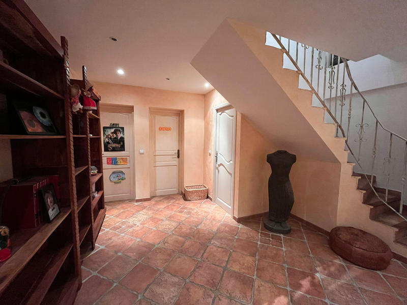 Villa - 241 m² - 7 pièces