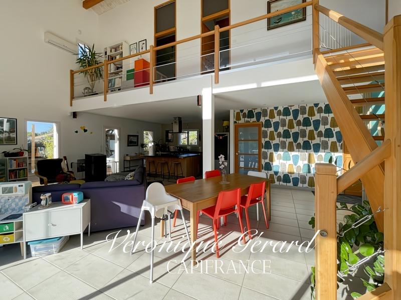 Maison - 140 m² - 5 pièces