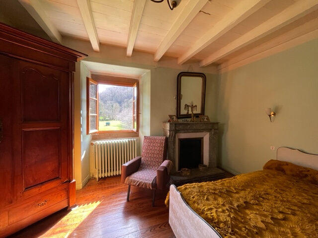 Maison - 185 m² - 8 pièces