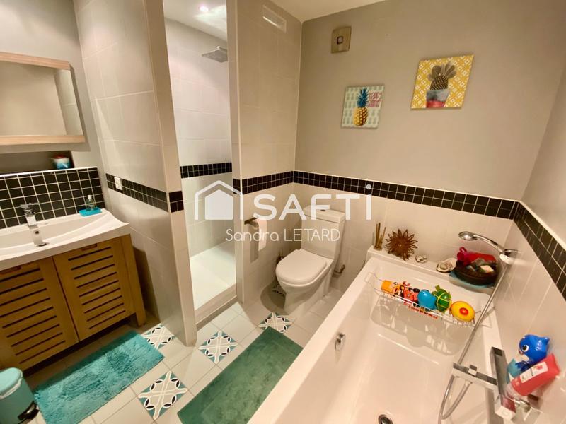 Maison - 250 m² - 7 pièces