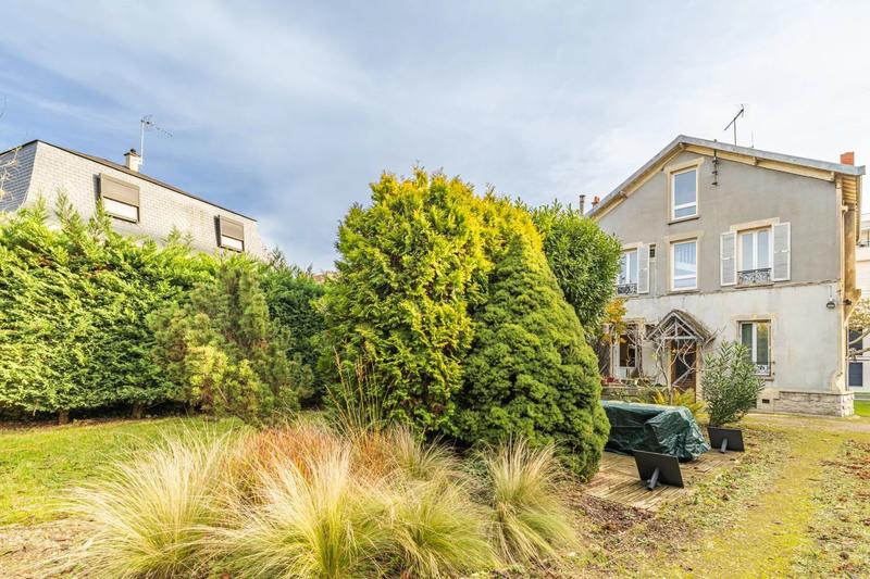 Maison - 190 m² - 10 pièces