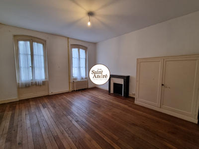 Maison - 200 m² - 8 pièces