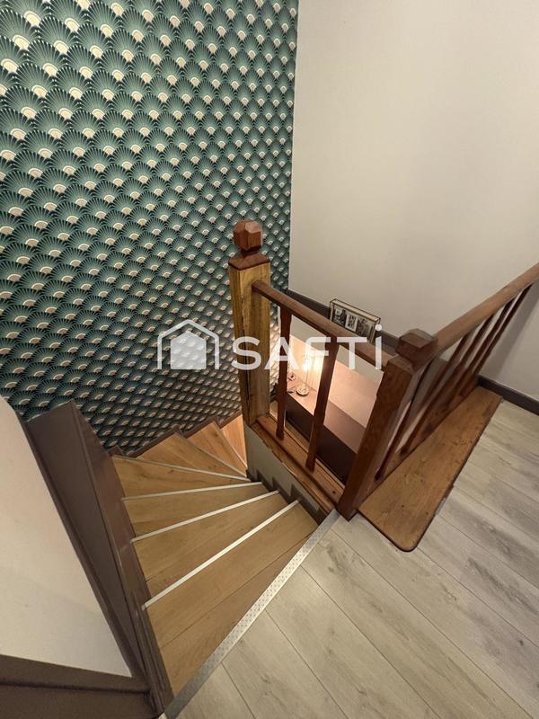 Maison - 286 m² - 10 pièces