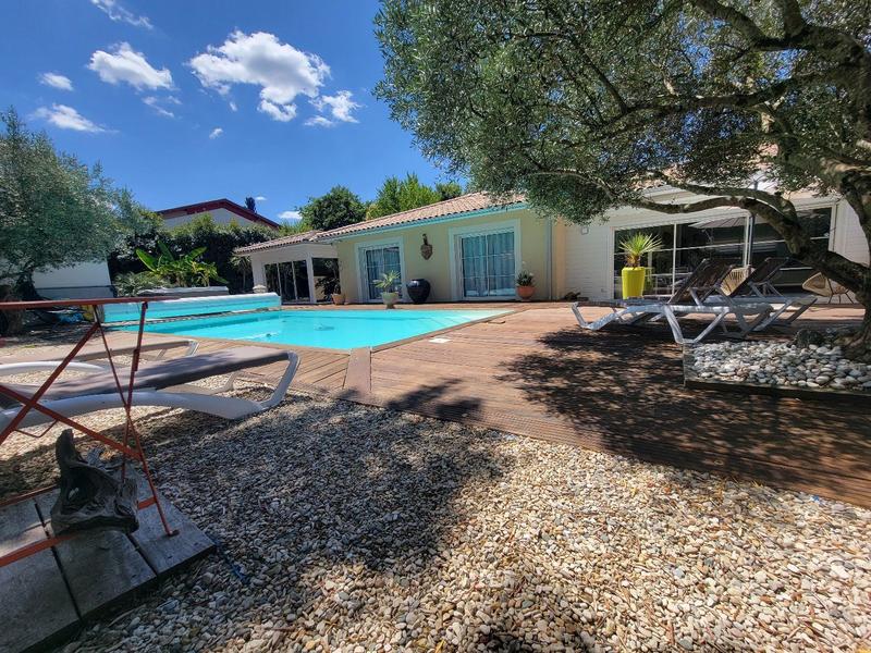 Maison contemporaine - 222 m² - 6 pièces