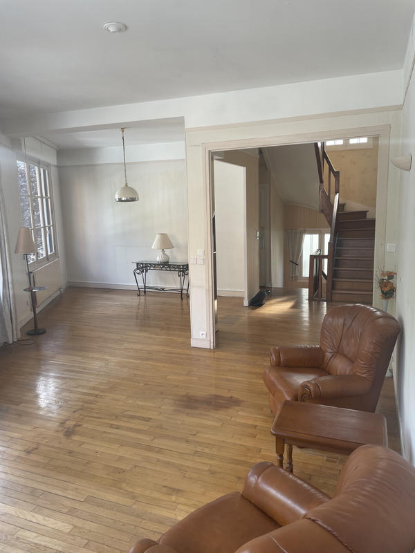 Maison - 250 m² - 6 pièces