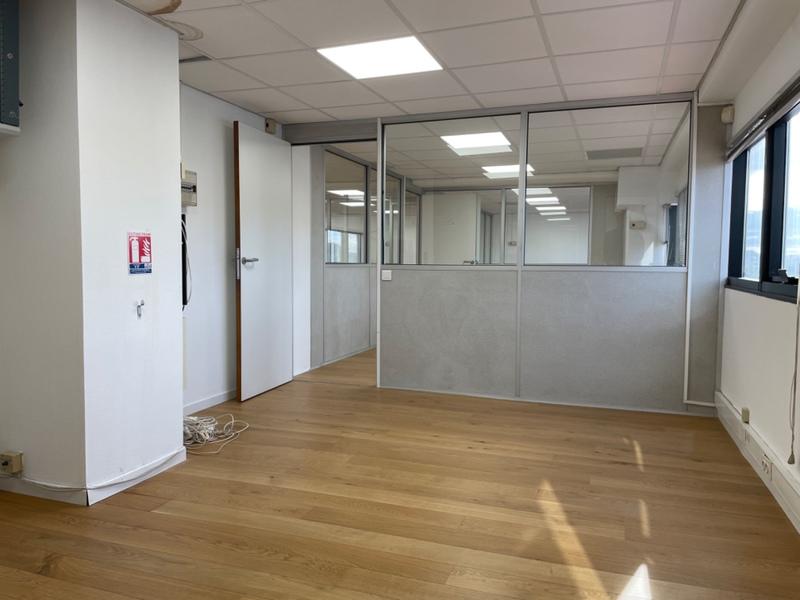 Bureau - 123 m² - 6 pièces