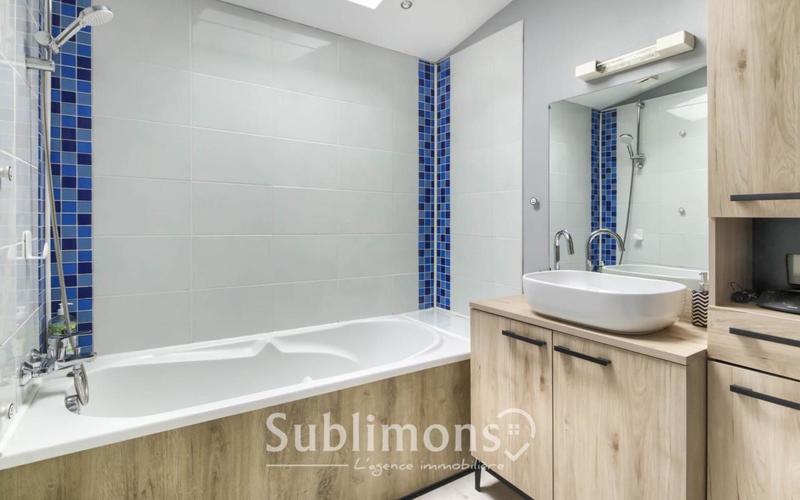 Maison traditionnelle - 110 m² - 6 pièces