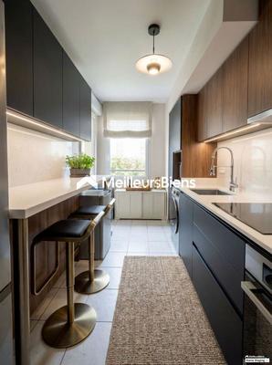 Appartement - 93 m² - 5 pièces