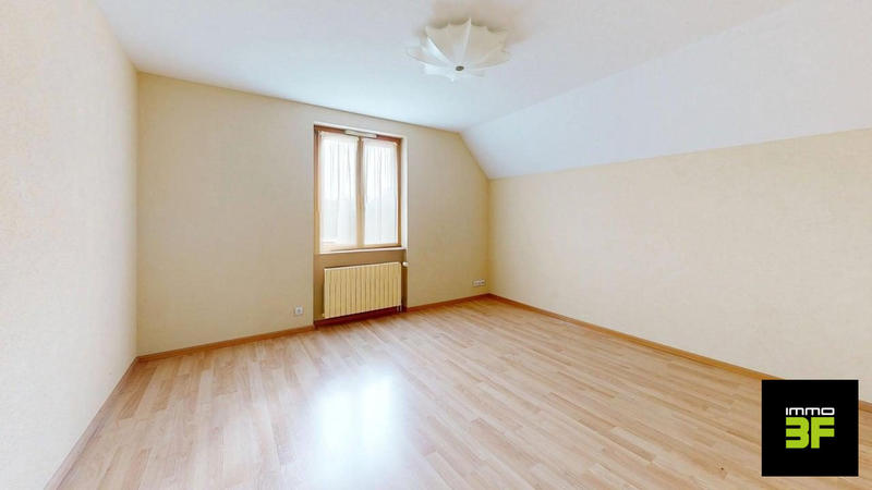 Maison traditionnelle - 150 m² - 6 pièces