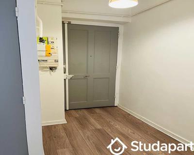 Chambre - 90 m² - 1 pièce