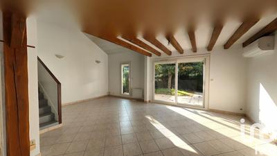 Maison - 95 m² - 5 pièces