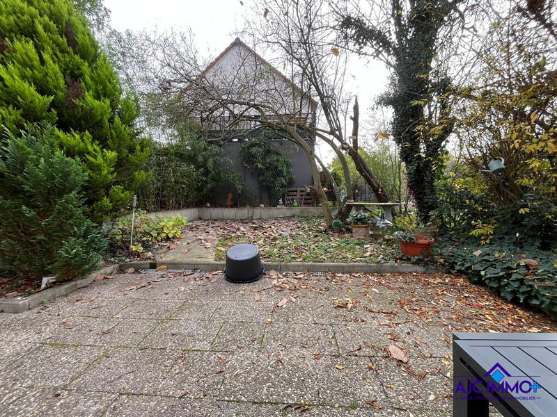 Maison - 135 m² - 6 pièces