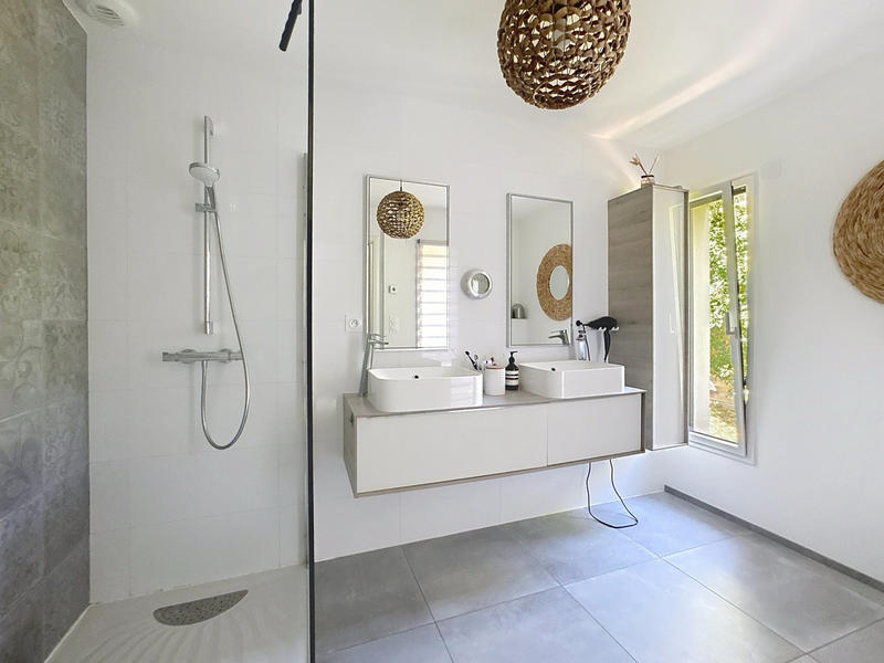 Maison - 190 m² - 8 pièces