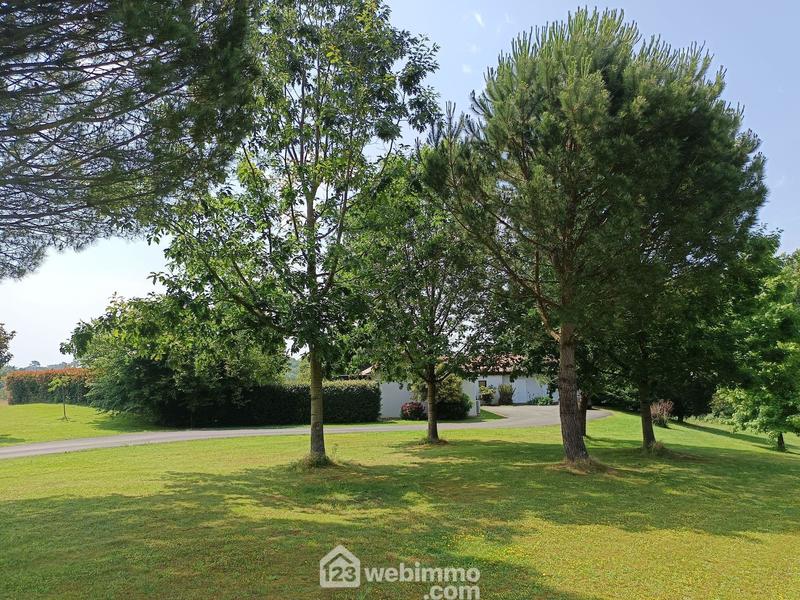 Maison - 180 m² - 7 pièces