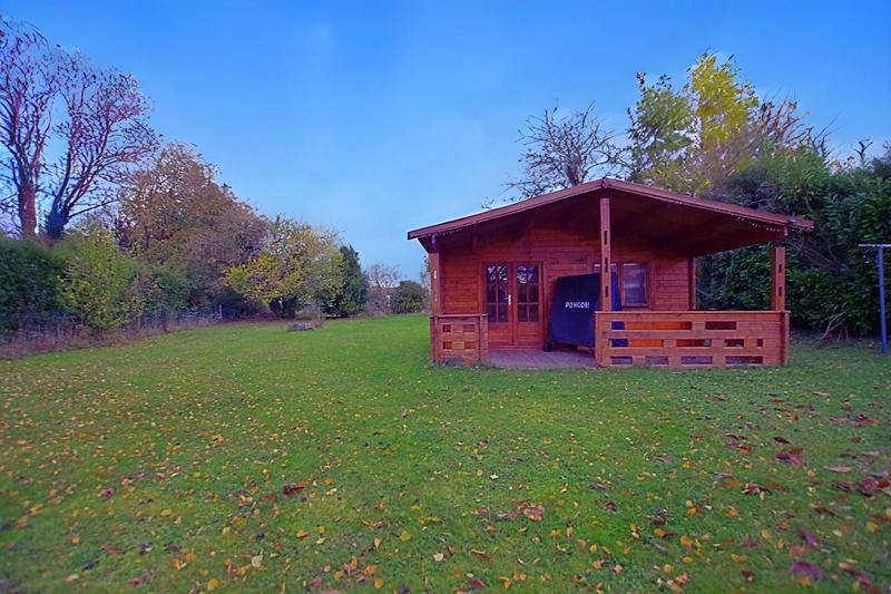 Maison - 234 m² - 7 pièces