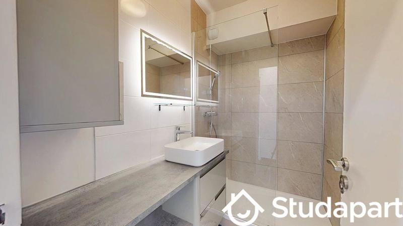 Chambre - 9 m² - 1 pièce