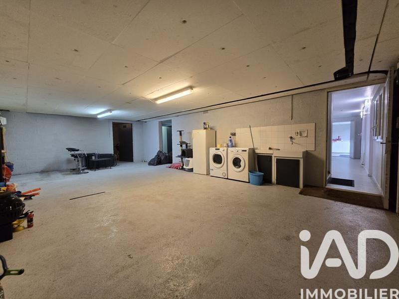 Maison - 222 m² - 7 pièces