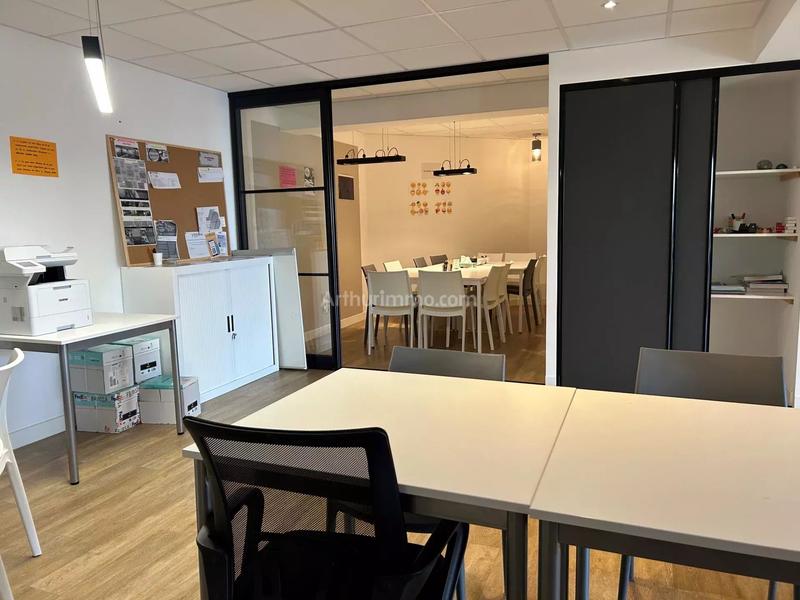 Bureau - 82 m² - 5 pièces