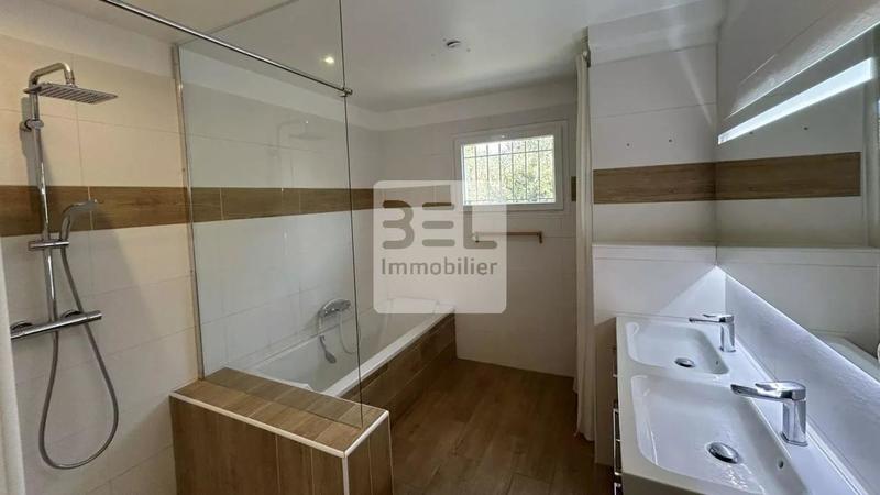 Villa - 127 m² - 6 pièces