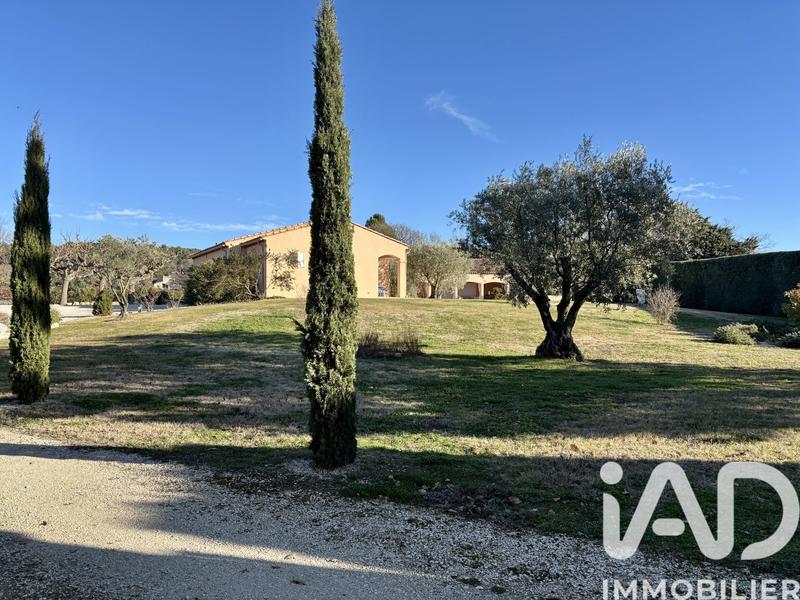 Maison - 260 m² - 7 pièces