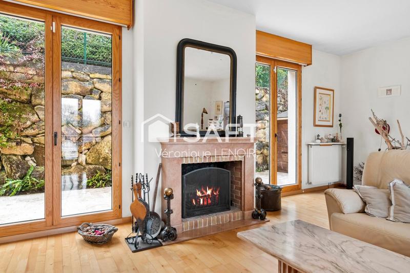 Maison - 238 m² - 6 pièces