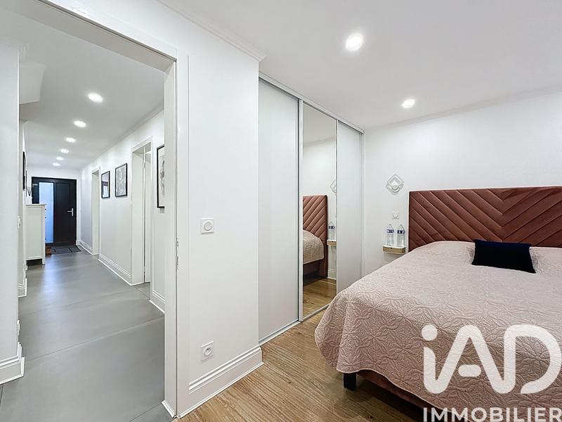 Maison - 282 m² - 12 pièces