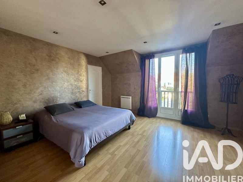 Maison - 180 m² - 8 pièces