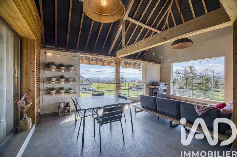 Maison - 250 m² - 7 pièces