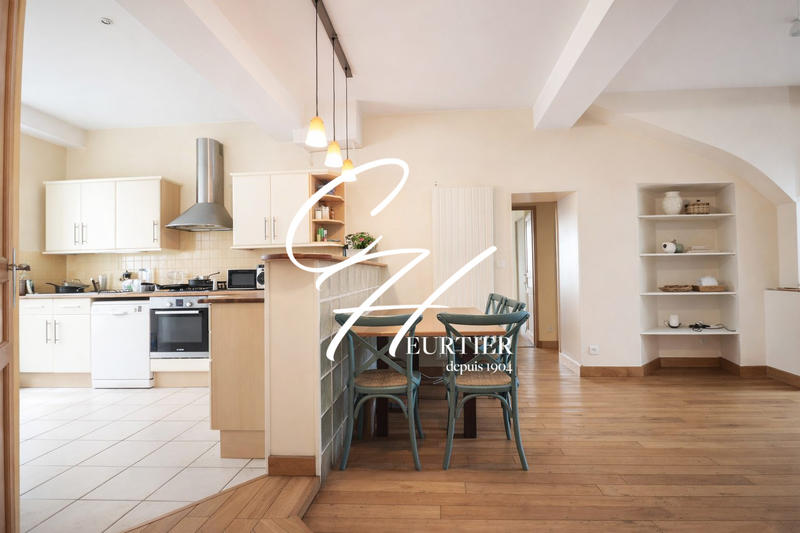 Appartement - 99 m² - 4 pièces