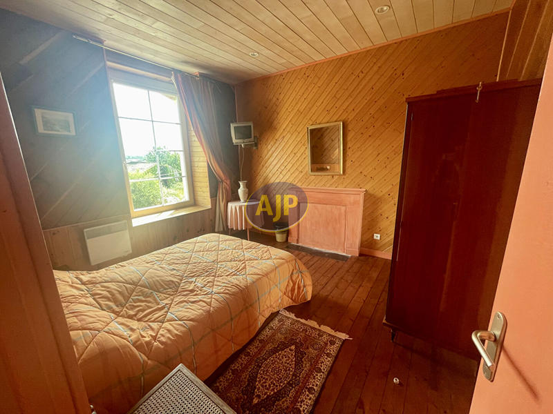 Maison - 180 m² - 9 pièces