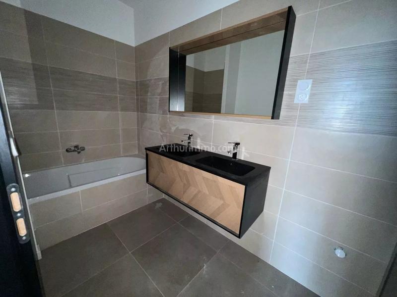 Appartement - 111 m² - 4 pièces