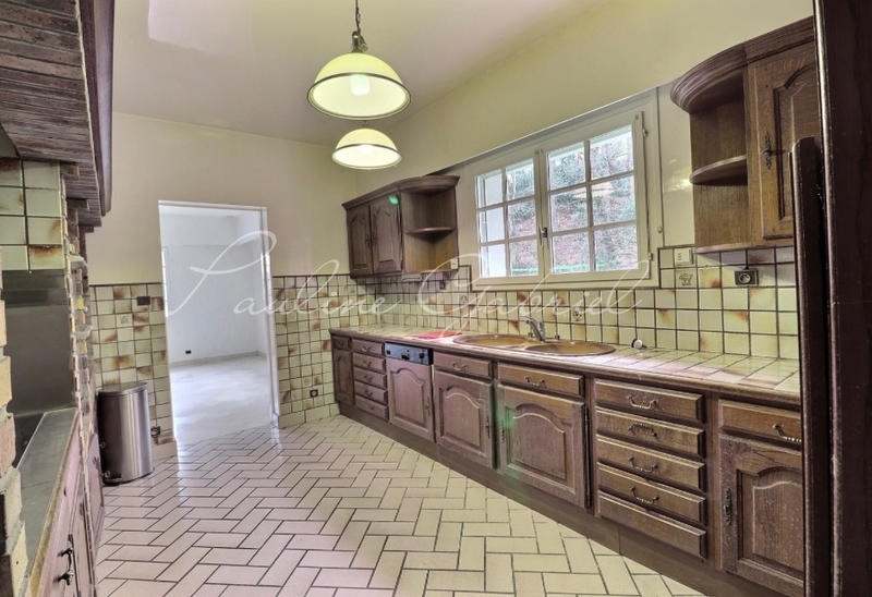 Maison - 265 m² - 9 pièces