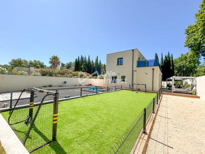 Villa - 220 m² - 5 pièces
