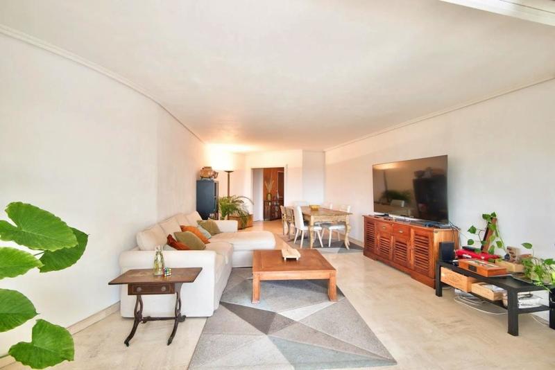 Appartement - 102 m² - 4 pièces