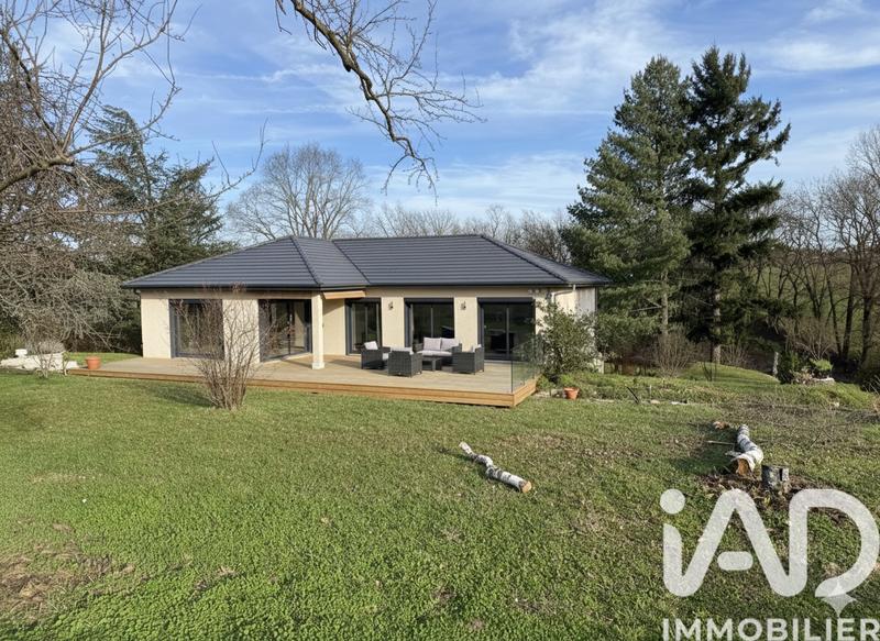 Maison - 195 m² - 8 pièces